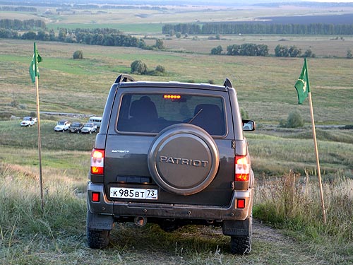  UAZ Patriot:  10 