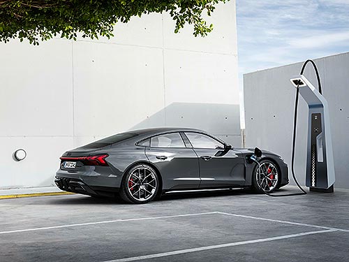 Audi      Audi e-tron GT.        - Audi