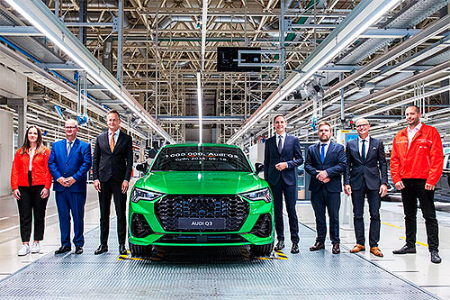    Audi  1- Audi Q3 - Audi
