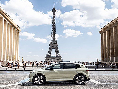 �� ���������� ���������� ������������ Audi A2 e-tron