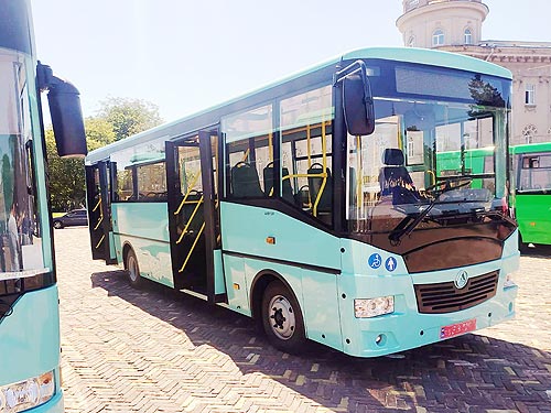 Черниговские автобусы готовы покупать. Автопробег “Эталон” - Эталон