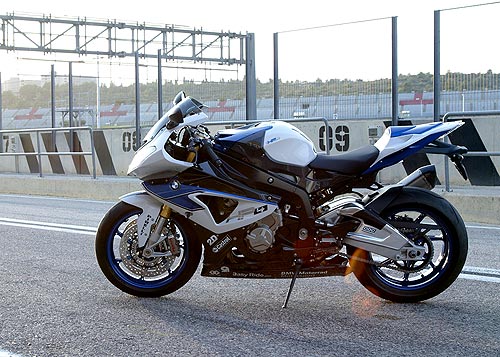 BMW   - - BMW