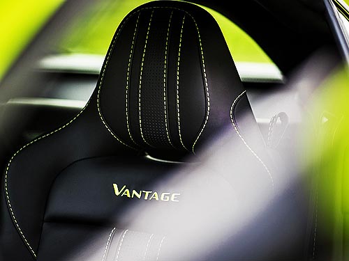 Aston Martin   Vantage - Aston Martin