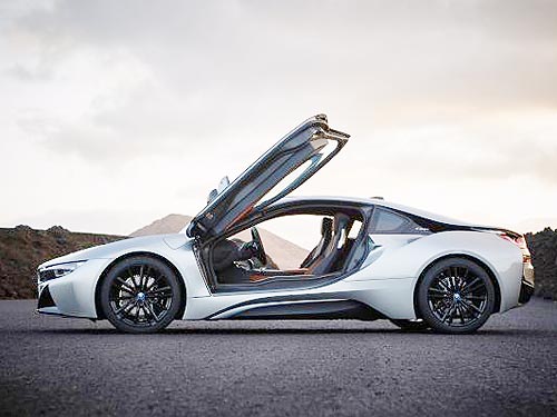  BMW i8        - BMW