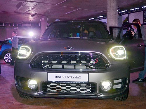  MINI Countryman:    - MINI