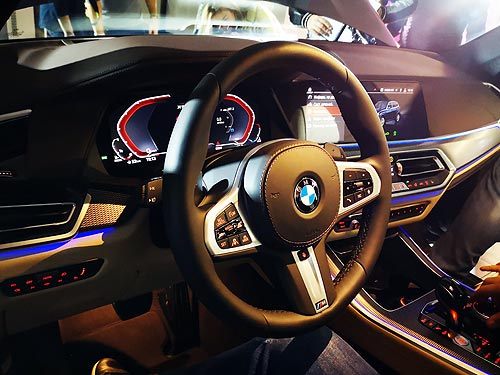      BMW X5.     - BMW