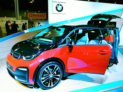  BMW i3       - BMW