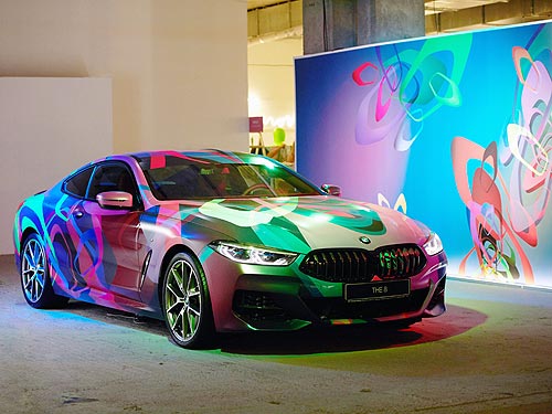   BMW   -  BMW THE 8