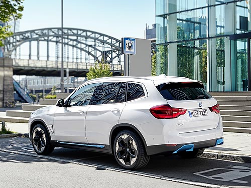 Выпущен первый полностью электрический BMW iX3 Выпущен первый полностью электрический BMW iX3