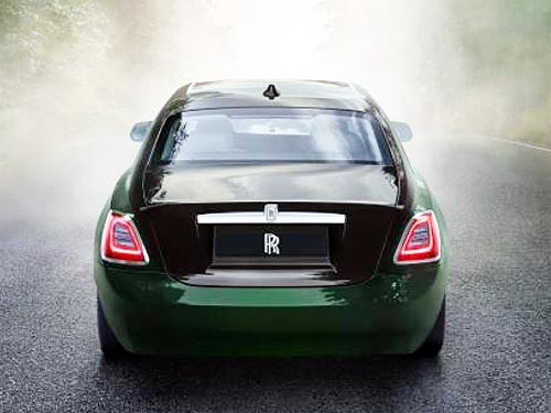   Rolls-Royce Ghost    - Rolls-Royce