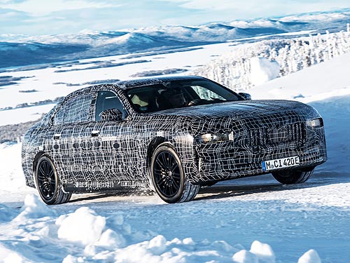 Новый BMW i7 проходит зимние динамические испытания возле Полярного круга