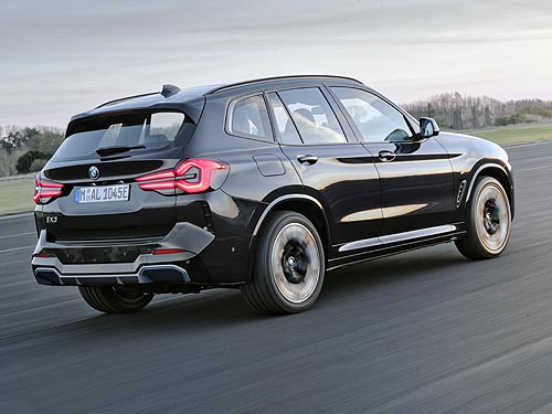 Объявлены украинские цены на новый электромобиль BMW iX3 - BMW