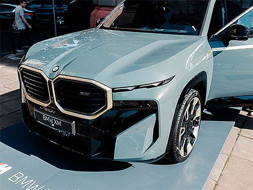 В Україні презентували новий електричний BMW i5 - BMW