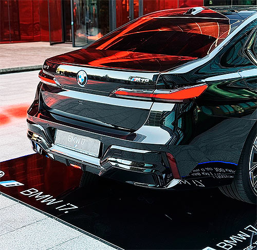     BMW i7    100 /  3,7  - BMW