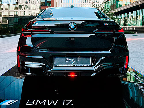     BMW i7    100 /  3,7  - BMW