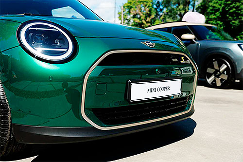       MINI - MINI