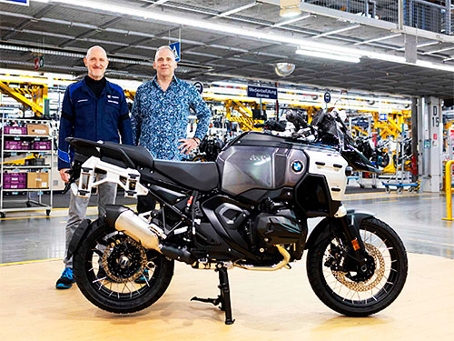 �� ����� BMW � ������ �������� 4-��������� �������� - BMW