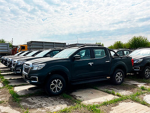 Dongfeng Rich 6   Nissan Navara     - Dongfeng