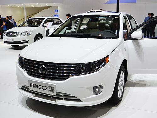 Какие новинки от Geely скоро будут в Украине. Наш репортаж с автосалона в Пекине