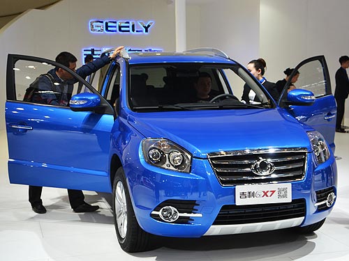 Какие новинки от Geely скоро будут в Украине. Наш репортаж с автосалона в Пекине