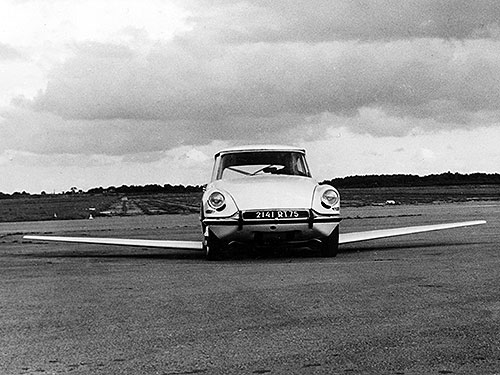 DS Automobiles  70-    DS - DS