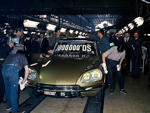 DS Automobiles  70-    DS - DS