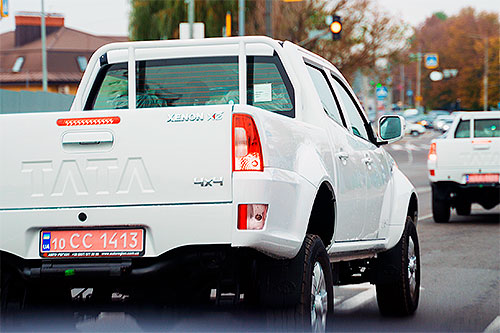 ³    8  Tata Xenon - Tata
