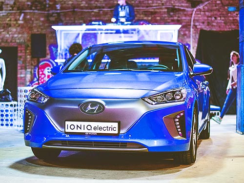   Hyundai IONIQ Electric     - Hyundai