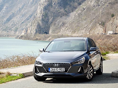   Hyundai i30:     - Hyundai