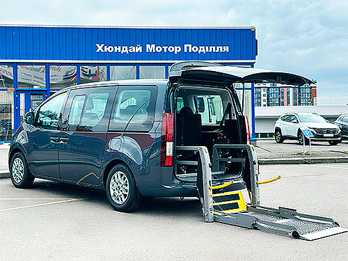     Hyundai Staria       - Hyundai