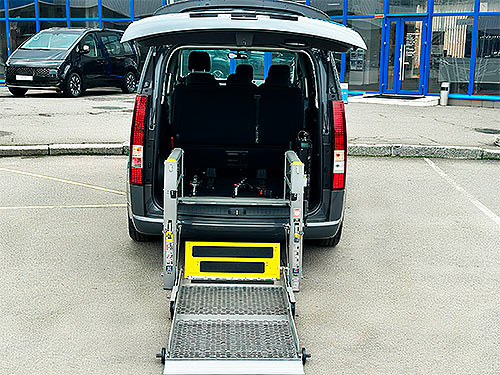     Hyundai Staria       - Hyundai