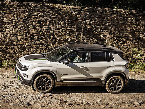   Jeep Avenger 4xe    - Jeep