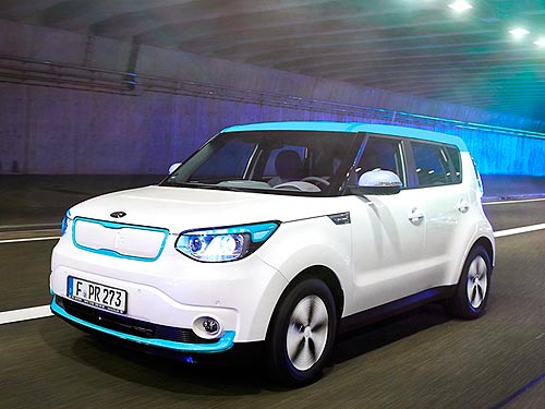      KIA Soul EV    KIA GT4 Stinger - KIA