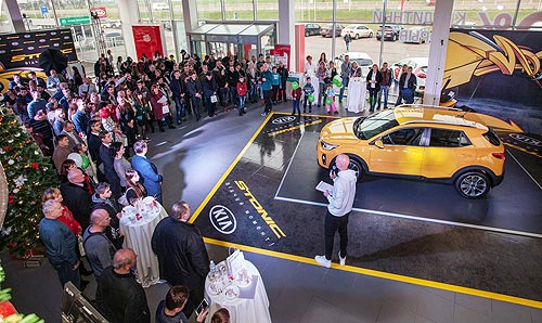 Новый кроссовер Kia Stonic представили в Одессе в обновленном 3S-центре - KIA