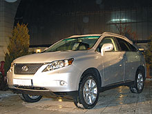      Lexus RX 350.   