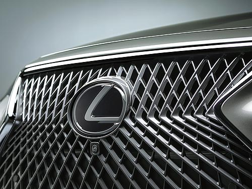 Lexus  30  :      - Lexus