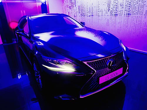       Lexus