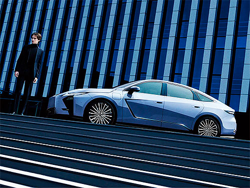   Lexus ES.  ALMAZ GROUP - Lexus