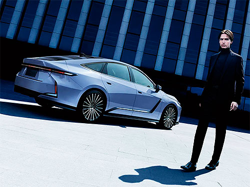    Lexus ES.  ALMAZ GROUP - Lexus