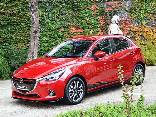  Mazda2     B-