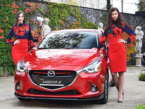  Mazda2     B-