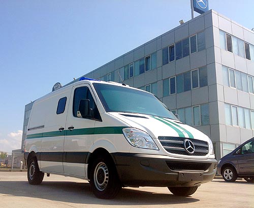 В Украине представили бронированный автомобиль Mercedes-Benz Sprinter для инкассаторских перевозок - Mercedes-Benz
