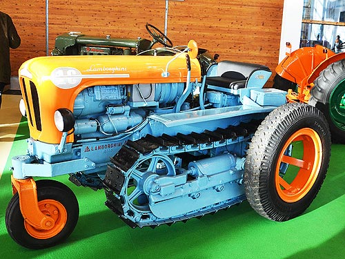 Обзор нешуточных автомобилей с улыбкой