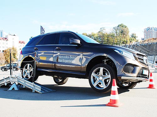    Mercedes-Benz Roadshow Star Experience