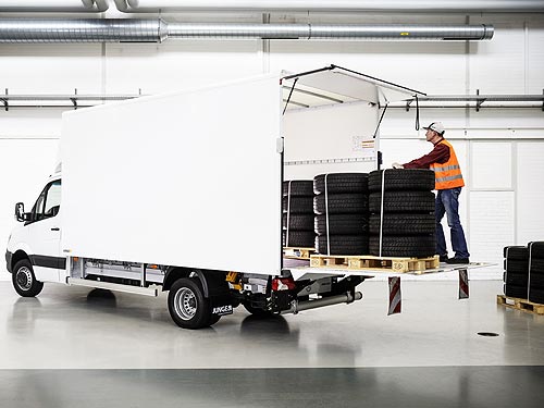 Mercedes-Benz ���������� ����� ����������� � ������� ����� - Mercedes-Benz