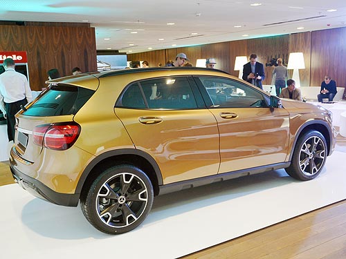   Mercedes-Benz GLA     - Mercedes-Benz