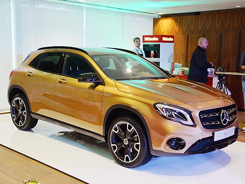   Mercedes-Benz GLA     - Mercedes-Benz