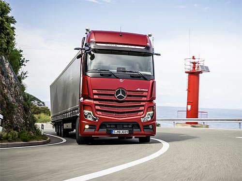 Почему новый Mercedes-Benz Actros стал самым «продвинутым» грузовиком в мире - Mercedes-Benz