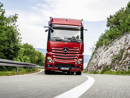 Почему новый Mercedes-Benz Actros стал самым «продвинутым» грузовиком в мире - Mercedes-Benz