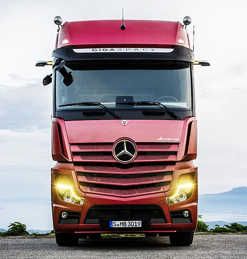 Почему новый Mercedes-Benz Actros стал самым «продвинутым» грузовиком в мире - Mercedes-Benz